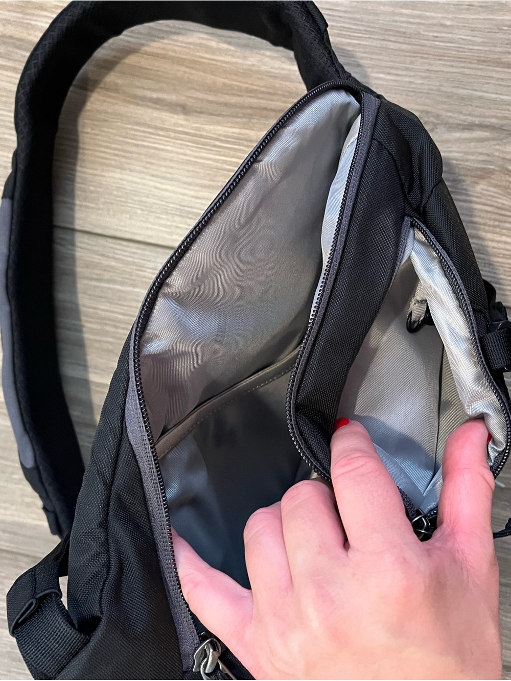 Patagonia Atom Sling Bag 8L - Picture 3 of 5
